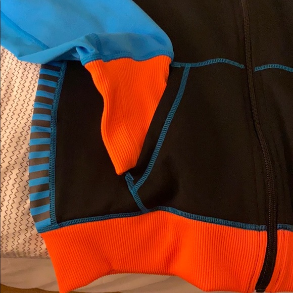 Nike Women’s Full Zip Hoodie - Picture 2 of 3